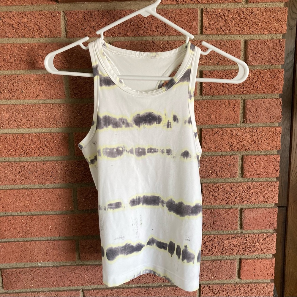 Lululemon tank top